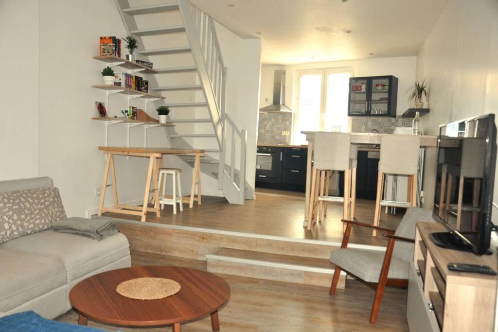 Duplex Avec Belle Terasse Au Centre De Bayonne Apartment Exterior foto